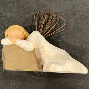 Willow Tree Figurine- Dreaming Angel